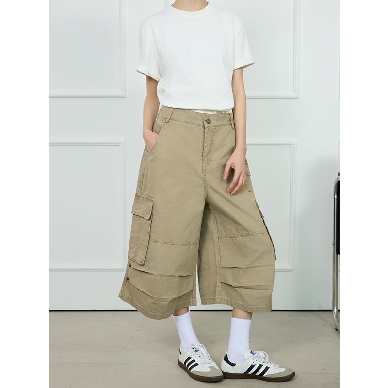 Unisex American-Style Wide-Leg Loose Pleated Seven-Point Shorts for Summer Commuting - Fashionable Workwear with Pockets Unisex American-Style Wide-Leg Loose Pleated Seven-Point Shorts for Summer Commuting - Fashionable Workwear with Pockets
