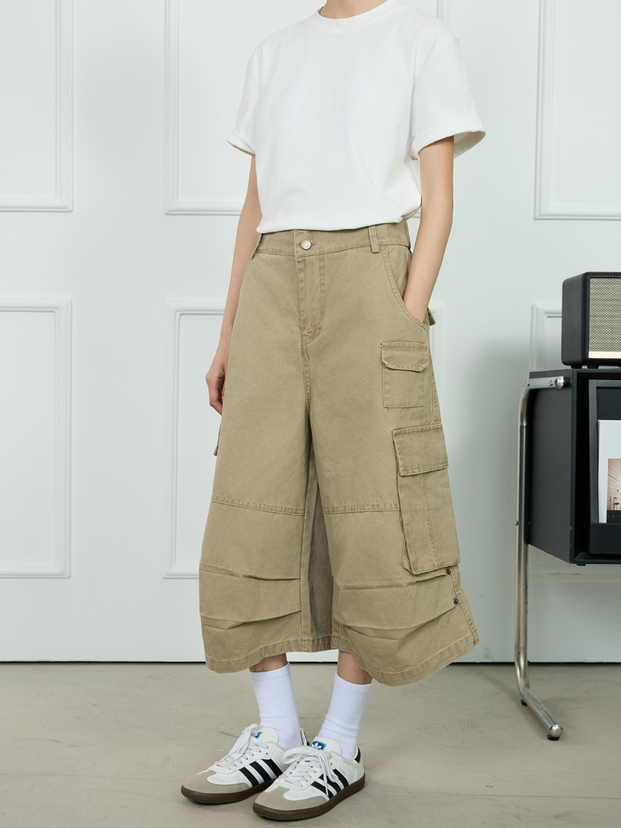 Unisex American-Style Wide-Leg Loose Pleated Seven-Point Shorts for Summer Commuting - Fashionable Workwear with Pockets Unisex American-Style Wide-Leg Loose Pleated Seven-Point Shorts for Summer Commuting - Fashionable Workwear with Pockets