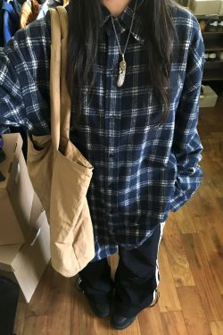 Unisex American Vintage Plaid Shirt - Chic Hong Kong Style Long Sleeve Coat for Spring - Trendy Couples Wool Shirt