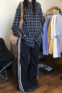 Unisex American Vintage Plaid Shirt - Chic Hong Kong Style Long Sleeve Coat for Spring - Trendy Couples Wool Shirt