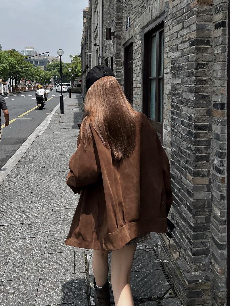 Unisex Caramel Cocoa Suede Motorcycle Jacket with Stand Collar - Vintage Cleanfit Workwear, Trendy Loose Style Unisex Caramel Cocoa Suede Motorcycle Jacket with Stand Collar - Vintage Cleanfit Workwear, Trendy Loose Style