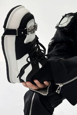 Unisex Lace-Up Casual Sneakers with Square Toe in Black and White - Trendy National Style Sports Shoes for Couples