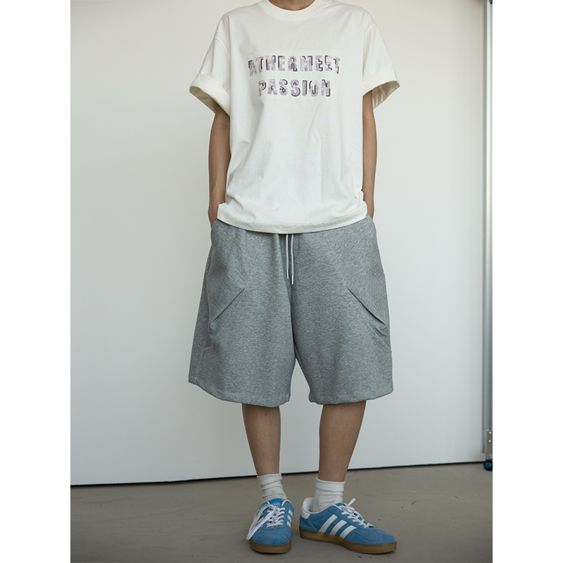 Unisex Loose-Fitting Deconstructed Pleated Shorts with Large Pockets - 2025 Fashion Trend, Five-Point Length Unisex Loose-Fitting Deconstructed Pleated Shorts with Large Pockets - 2025 Fashion Trend, Five-Point Length