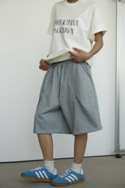 Unisex Loose-Fitting Deconstructed Pleated Shorts with Large Pockets - 2025 Fashion Trend, Five-Point Length