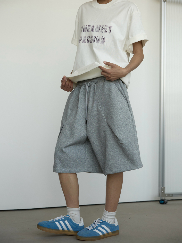 Unisex Loose-Fitting Deconstructed Pleated Shorts with Large Pockets - 2025 Fashion Trend, Five-Point Length Unisex Loose-Fitting Deconstructed Pleated Shorts with Large Pockets - 2025 Fashion Trend, Five-Point Length