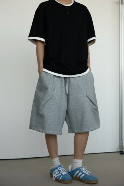 Unisex Loose-Fitting Deconstructed Pleated Shorts with Large Pockets - 2025 Fashion Trend, Five-Point Length