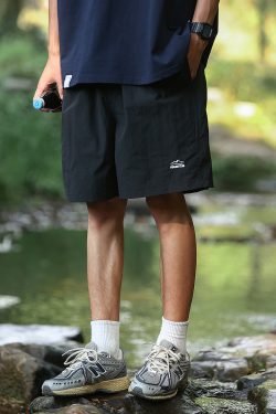 Unisex Quick-Dry Solid Color Sports Shorts - Lightweight Breathable Casual Beach Five-Point Pants for Summer Outdoor Activities