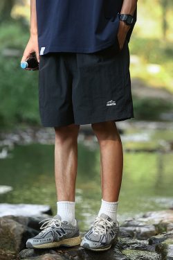 Unisex Quick-Dry Solid Color Sports Shorts - Lightweight Breathable Casual Beach Five-Point Pants for Summer Outdoor Activities