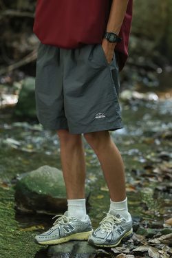 Unisex Quick-Dry Solid Color Sports Shorts - Lightweight Breathable Casual Beach Five-Point Pants for Summer Outdoor Activities