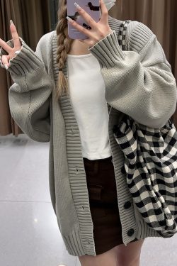 Unisex Retro Minimalist V-Neck Sweater Cardigan - Loose Fit Trendy Knitted Jacket for Early Spring Style