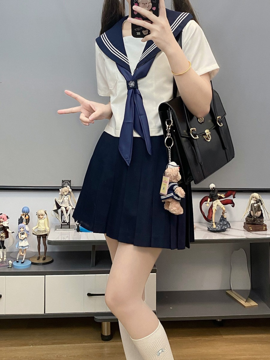 Unisex Sailor Suit Set - Authentic JK Uniform with Long & Short Sleeves, Basic White, Three-Volume Design for Middle School Style Unisex Sailor Suit Set - Authentic JK Uniform with Long & Short Sleeves, Basic White, Three-Volume Design for Middle School Style