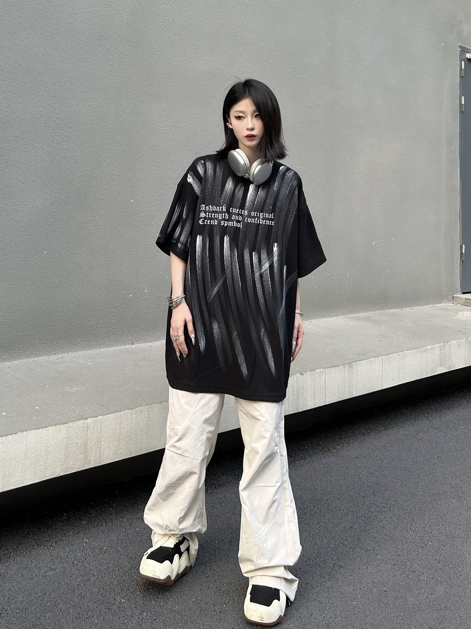 Unisex Street Graffiti Short Sleeve T-Shirt - Trendy Loose Fit Summer Tee for Couples, Urban Style, Niche Design Unisex Street Graffiti Short Sleeve T-Shirt - Trendy Loose Fit Summer Tee for Couples, Urban Style, Niche Design