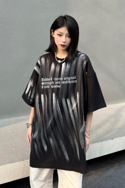 Unisex Street Graffiti Short Sleeve T-Shirt - Trendy Loose Fit Summer Tee for Couples, Urban Style, Niche Design