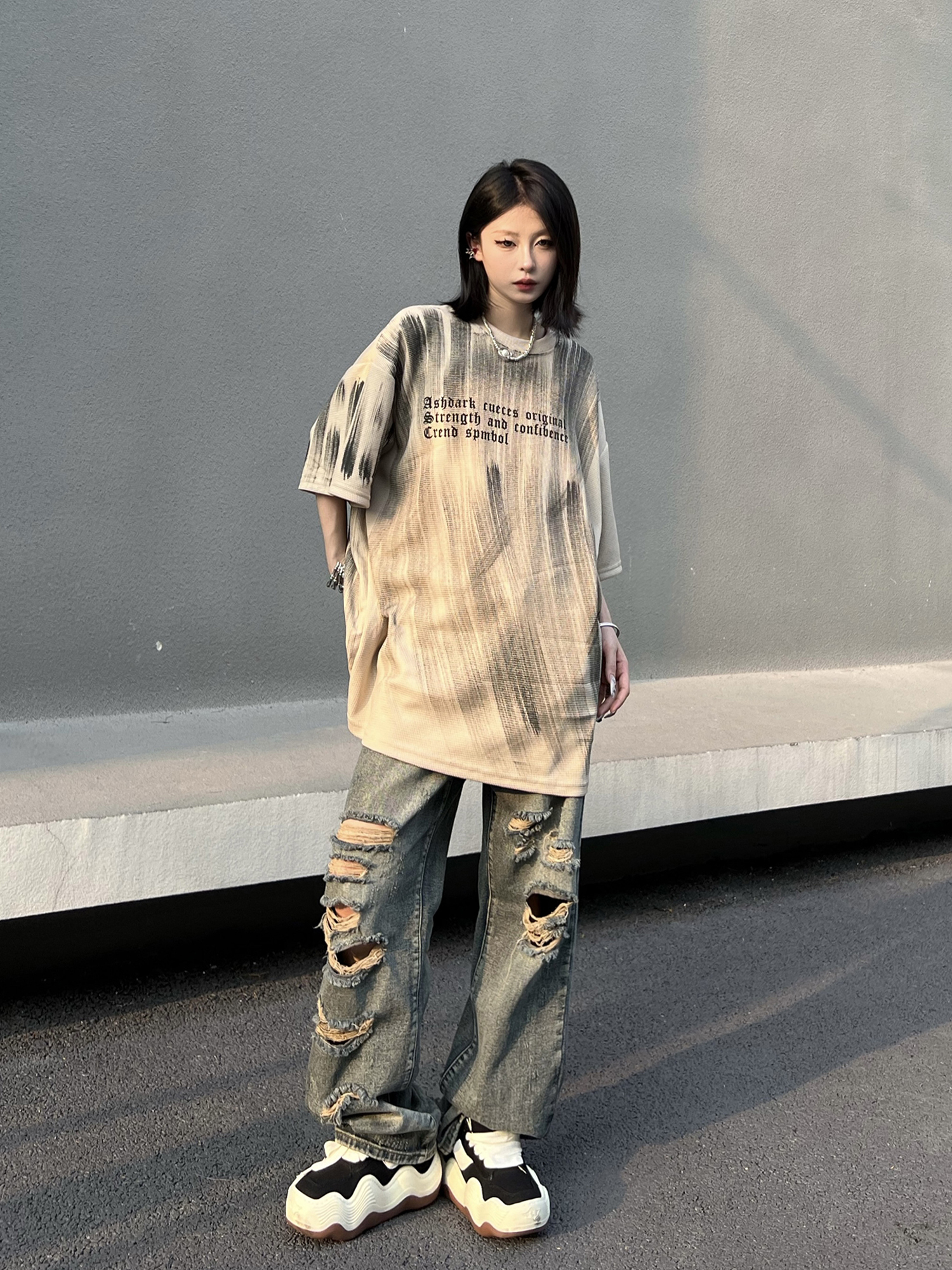 Unisex Street Graffiti Short Sleeve T-Shirt - Trendy Loose Fit Summer Tee for Couples, Urban Style, Niche Design Unisex Street Graffiti Short Sleeve T-Shirt - Trendy Loose Fit Summer Tee for Couples, Urban Style, Niche Design