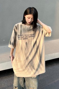 Unisex Street Graffiti Short Sleeve T-Shirt - Trendy Loose Fit Summer Tee for Couples, Urban Style, Niche Design