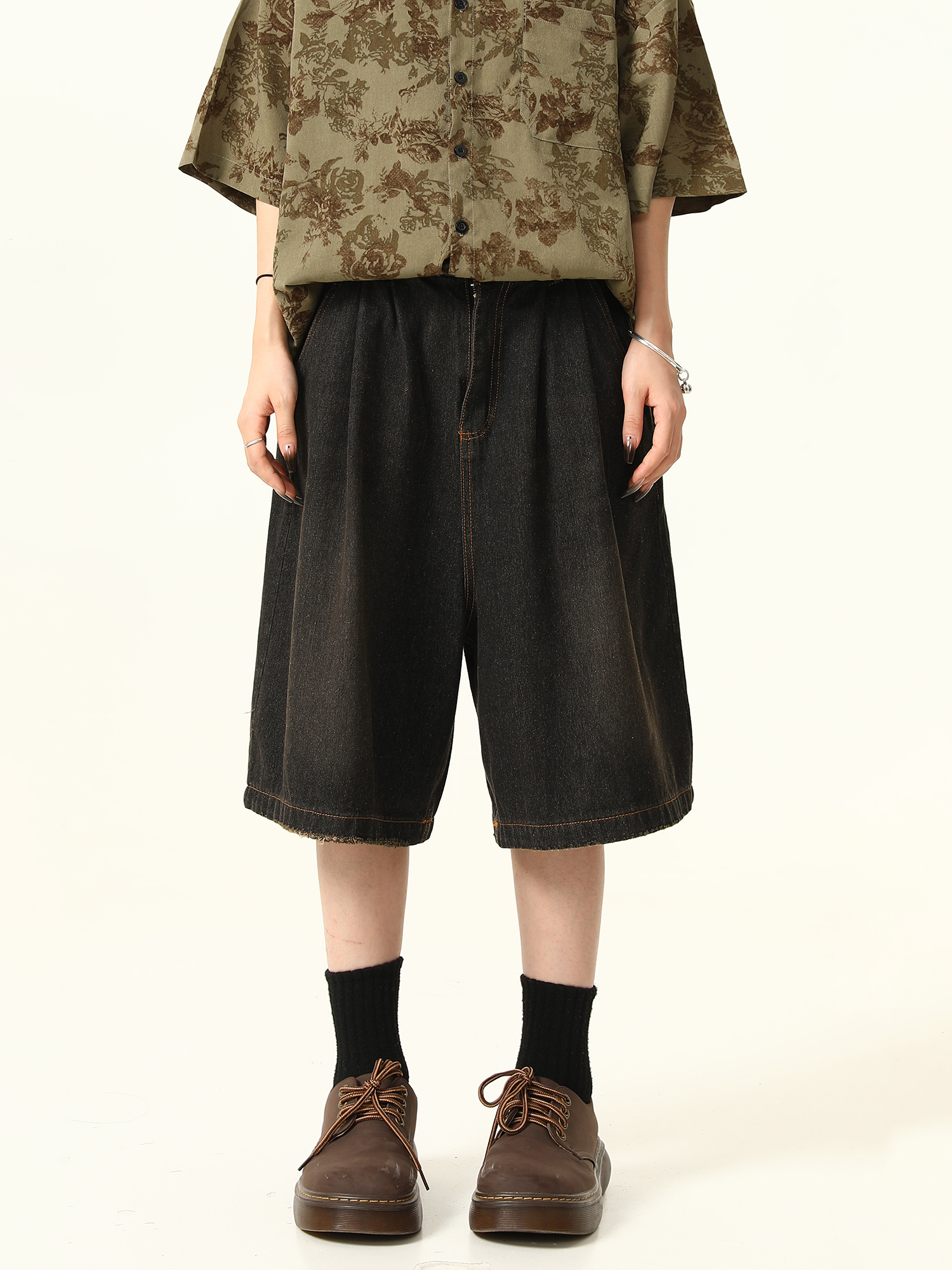 Unisex Vintage Retro Denim Shorts - Loose Wide-Leg Five-Point Pants for Couples - Versatile American Style Fashion Unisex Vintage Retro Denim Shorts - Loose Wide-Leg Five-Point Pants for Couples - Versatile American Style Fashion