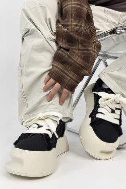 Unusual Horseshoe Canvas Shoes for Couples - Black and White Thick-Soled Sneakers, Cute Big Head Design, Trendy National Style