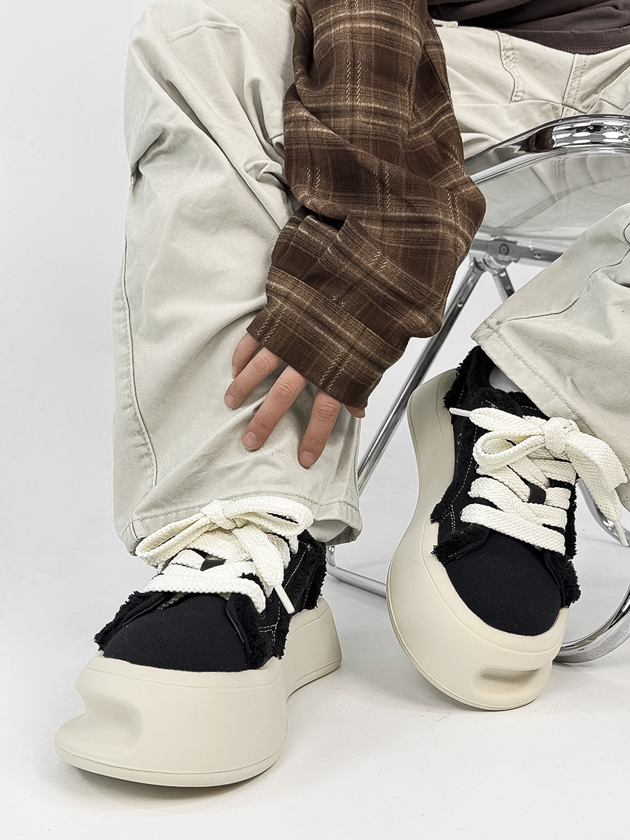 Unusual Horseshoe Canvas Shoes for Couples - Black and White Thick-Soled Sneakers, Cute Big Head Design, Trendy National Style Unusual Horseshoe Canvas Shoes for Couples - Black and White Thick-Soled Sneakers, Cute Big Head Design, Trendy National Style