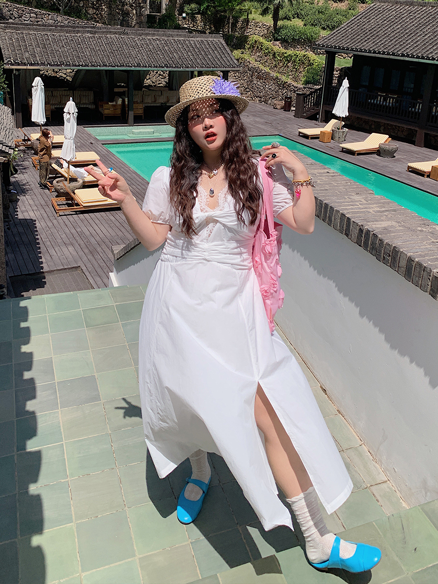 V-neck Lace Spliced Slit Dress for Women - Summer 2025 Unique Waist-Cinching Design, Trendy and Stylish V-neck Lace Spliced Slit Dress for Women - Summer 2025 Unique Waist-Cinching Design, Trendy and Stylish