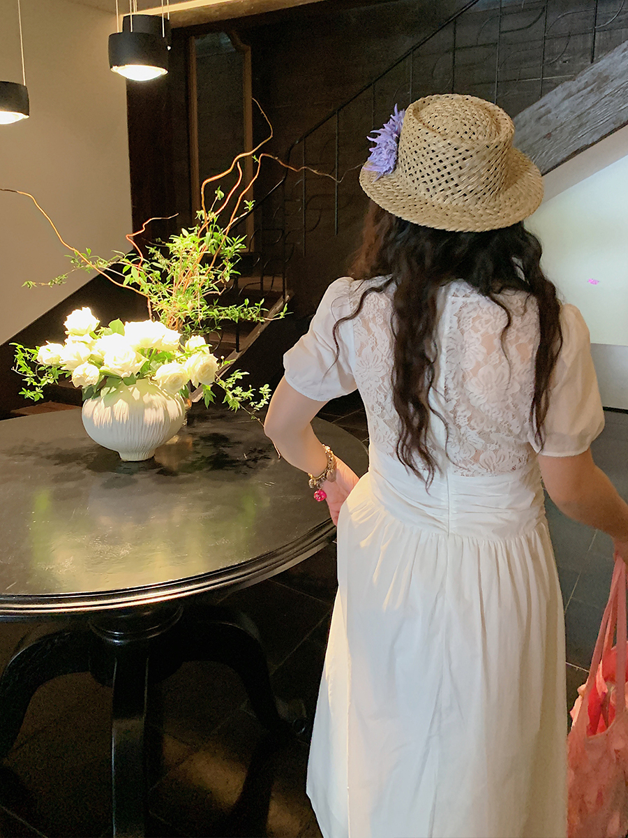 V-neck Lace Spliced Slit Dress for Women - Summer 2025 Unique Waist-Cinching Design, Trendy and Stylish V-neck Lace Spliced Slit Dress for Women - Summer 2025 Unique Waist-Cinching Design, Trendy and Stylish