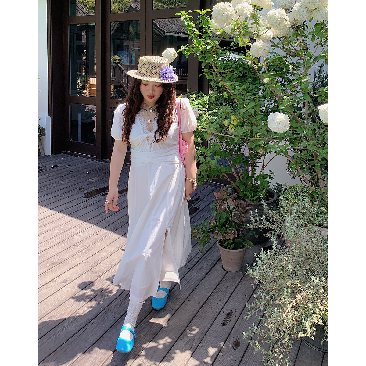 V-neck Lace Spliced Slit Dress for Women - Summer 2025 Unique Waist-Cinching Design, Trendy and Stylish V-neck Lace Spliced Slit Dress for Women - Summer 2025 Unique Waist-Cinching Design, Trendy and Stylish