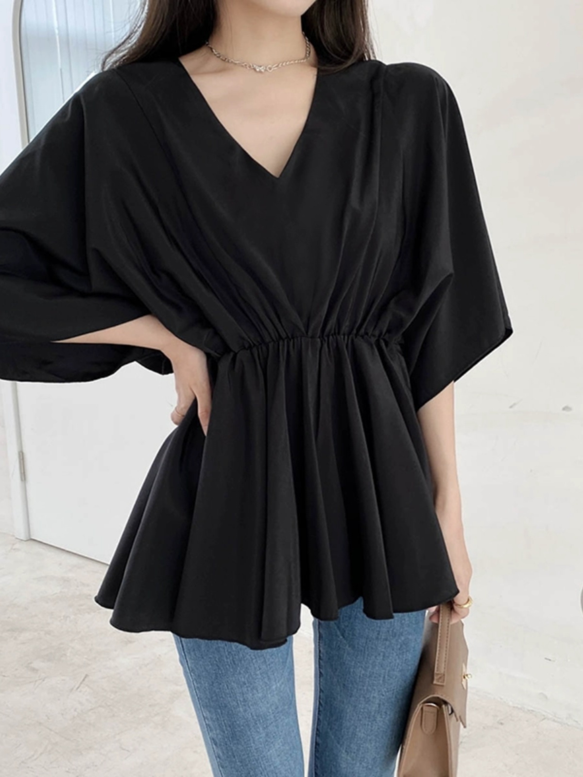 V-Neck Ruffled Batwing Sleeve Chiffon Pullover Shirt - Spring/Summer Mid-Sleeve Waist-Cinching A-Line Top in Red for Effortless Style V-Neck Ruffled Batwing Sleeve Chiffon Pullover Shirt - Spring/Summer Mid-Sleeve Waist-Cinching A-Line Top in Red for Effortless Style
