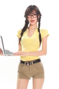 V-Neck Slim-Fit Short Sleeve T-Shirt - Flattering High-Elasticity Versatile Casual Top for Girls - American Style Fashion Essential