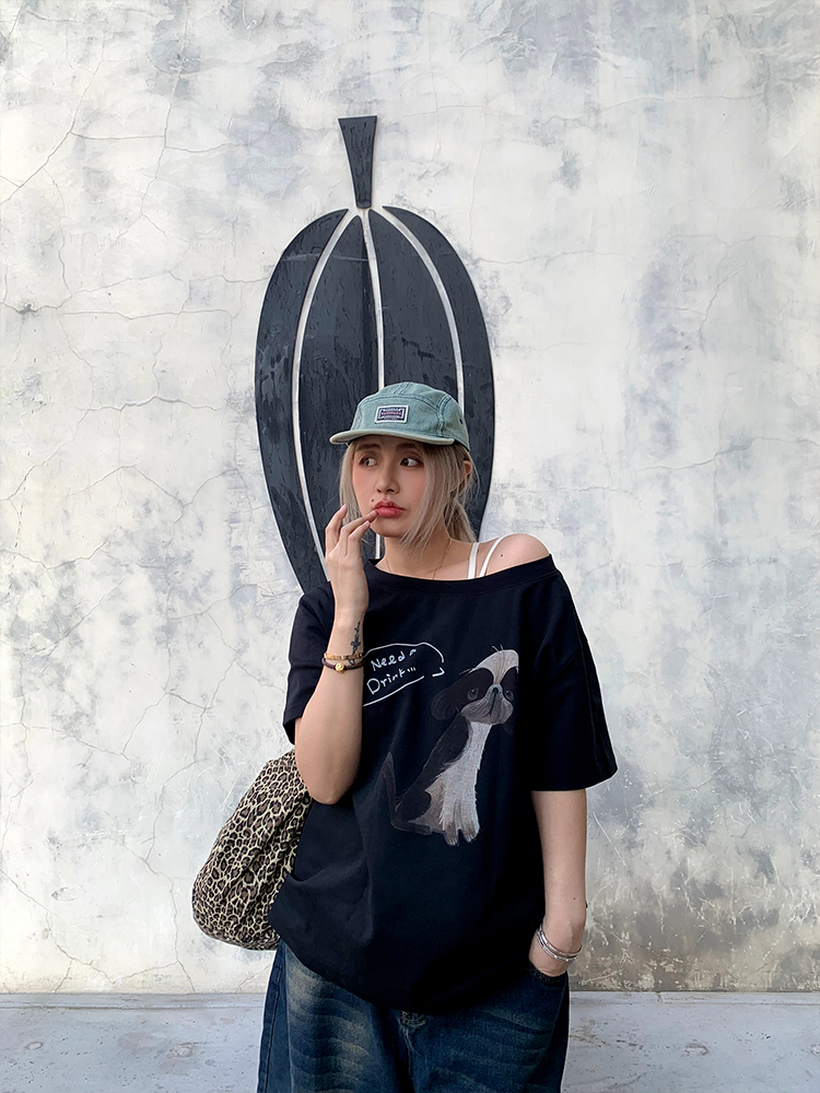 Versatile Black Short Sleeve T-Shirt with Dog Print for Women - Loose Slim Fit, Spring Fashion Essentials, Y2K Style Versatile Black Short Sleeve T-Shirt with Dog Print for Women - Loose Slim Fit, Spring Fashion Essentials, Y2K Style