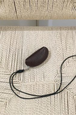 Versatile Cute Red Coin Purse - Small Portable Bag for Keys and Accessories, Perfect for Niche Instagram Aesthetic