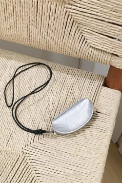 Versatile Cute Red Coin Purse - Small Portable Bag for Keys and Accessories, Perfect for Niche Instagram Aesthetic