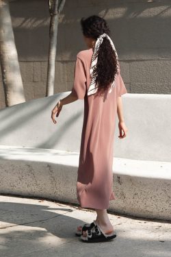 Versatile High-Temperature Pleated Paper Doll Dress with Toothpick Pleats, Knee-Length, Round Neck, Short Sleeves, Slimming Style