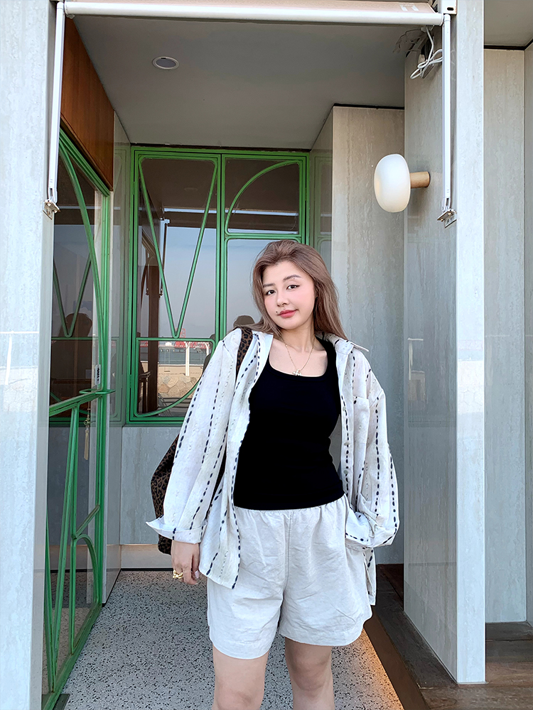 Versatile Lapel Long Sleeve Striped Shirt for Women - 2025 Summer Fashion, Loose Slimming Style, Perfect for Y2K and Casual Wear Versatile Lapel Long Sleeve Striped Shirt for Women - 2025 Summer Fashion, Loose Slimming Style, Perfect for Y2K and Casual Wear