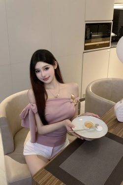 Versatile Off-Shoulder Tank Top T-shirt with Gentle Feel - Perfect for 90s and Y2K Inspired Styles