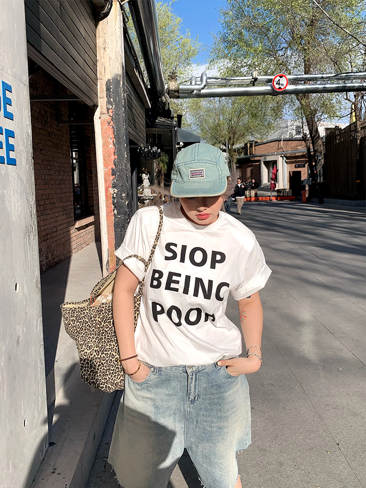 Versatile Round Neck Short Sleeve Letter Print T-Shirt for Women - Loose Slim Fit, Spring/Summer 2025 Fashion, Casual Style Versatile Round Neck Short Sleeve Letter Print T-Shirt for Women - Loose Slim Fit, Spring/Summer 2025 Fashion, Casual Style