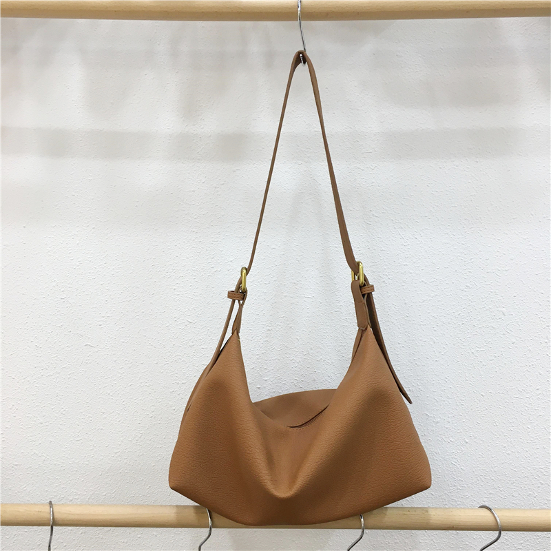 Versatile Soft Leather Casual Shoulder Crossbody Bag for Autumn Winter - Large Capacity, Ideal for Commute and Daily Use Versatile Soft Leather Casual Shoulder Crossbody Bag for Autumn Winter - Large Capacity, Ideal for Commute and Daily Use