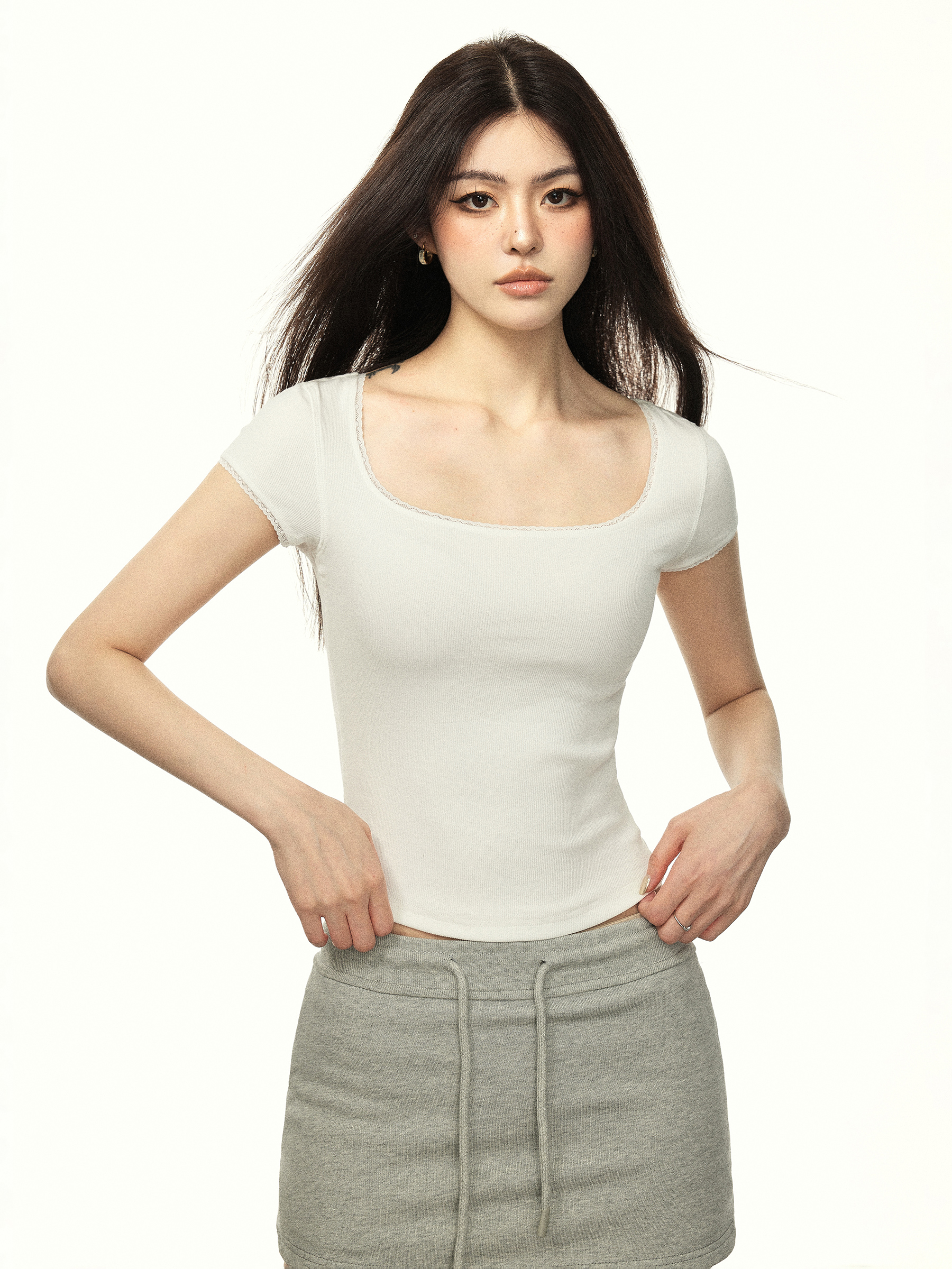 Versatile Square-Neck Cropped T-Shirt for Women - American Style Summer Short Sleeve Top, Collarbone-Revealing Trendy Design Versatile Square-Neck Cropped T-Shirt for Women - American Style Summer Short Sleeve Top, Collarbone-Revealing Trendy Design