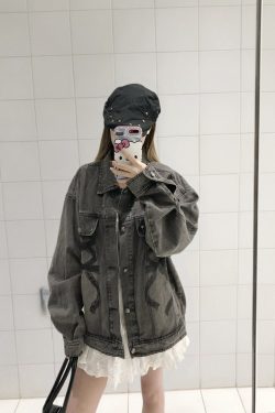 Vintage American-Style Denim Jacket with Graphic Bow and Graffiti Design - Women's Loose Fit Fashion Outerwear