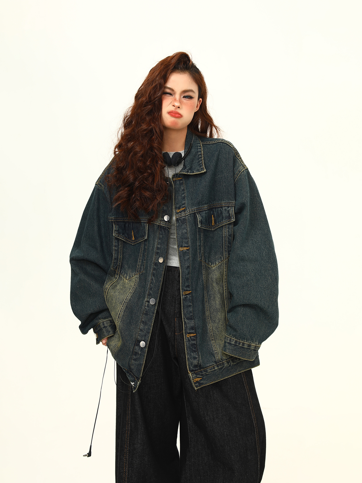 Vintage Blue Denim Jacket for Unisex - Retro American Street Style, Versatile Couple's Jacket, Trendy Spring Fashion Vintage Blue Denim Jacket for Unisex - Retro American Street Style, Versatile Couple's Jacket, Trendy Spring Fashion