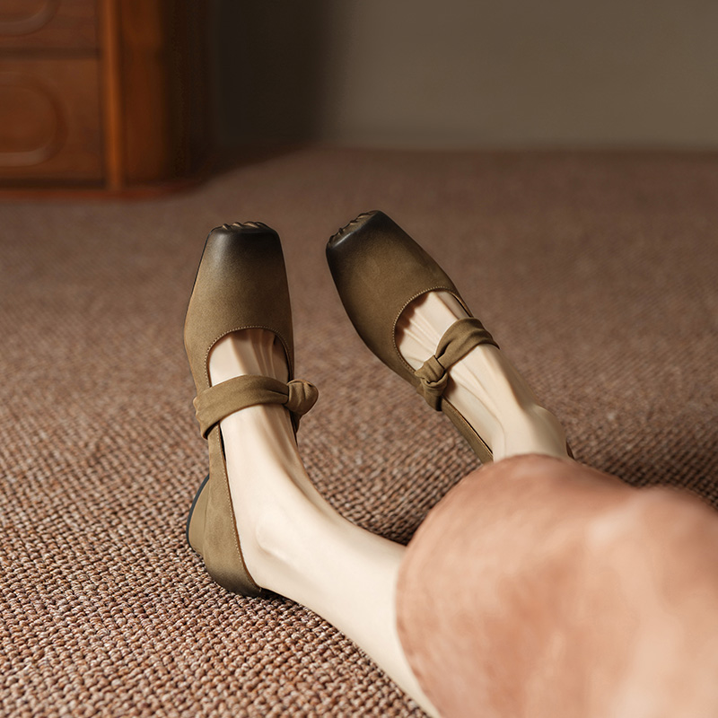 Vintage Brown Suede Chelsea Boots for Women - Round-Toe Genuine Leather Chunky Heels, Stylish Y2K Fashion Footwear Vintage Brown Suede Chelsea Boots for Women - Round-Toe Genuine Leather Chunky Heels, Stylish Y2K Fashion Footwear