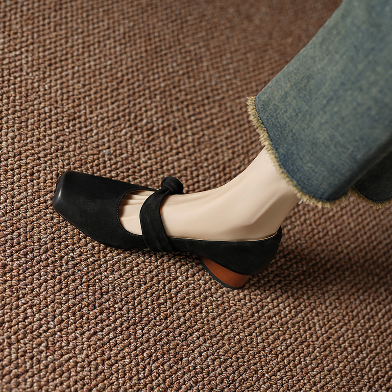 Vintage Brown Suede Chelsea Boots for Women - Round-Toe Genuine Leather Chunky Heels, Stylish Y2K Fashion Footwear Vintage Brown Suede Chelsea Boots for Women - Round-Toe Genuine Leather Chunky Heels, Stylish Y2K Fashion Footwear