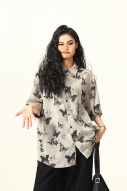 Vintage Butterfly Print Short Sleeve Shirt for Women - Retro American Style Summer Top, 90s Inspired Fashion