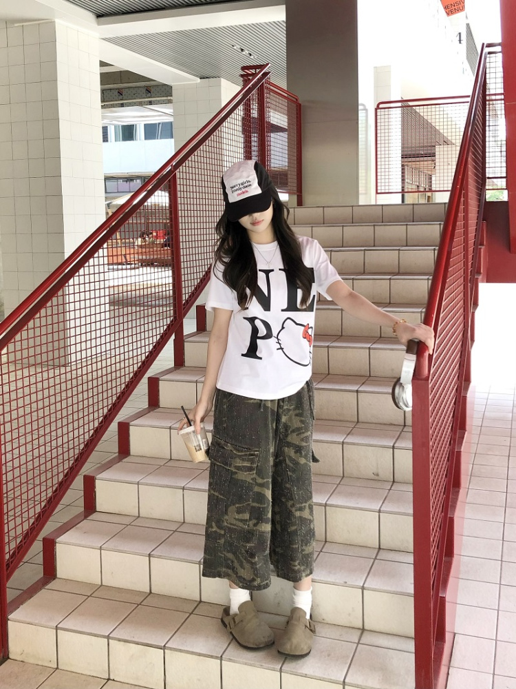 Vintage Camouflage Work Pants for Men & Women, Loose Straight-Leg Wide-Leg Trousers, 8/10 Length, Y2K Streetwear Style Vintage Camouflage Work Pants for Men & Women, Loose Straight-Leg Wide-Leg Trousers, 8/10 Length, Y2K Streetwear Style