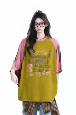 Vintage Color-Blocked Raglan Short Sleeve T-Shirt for Women - Distressed Loose Casual Style, Trendy Half-Sleeve Top