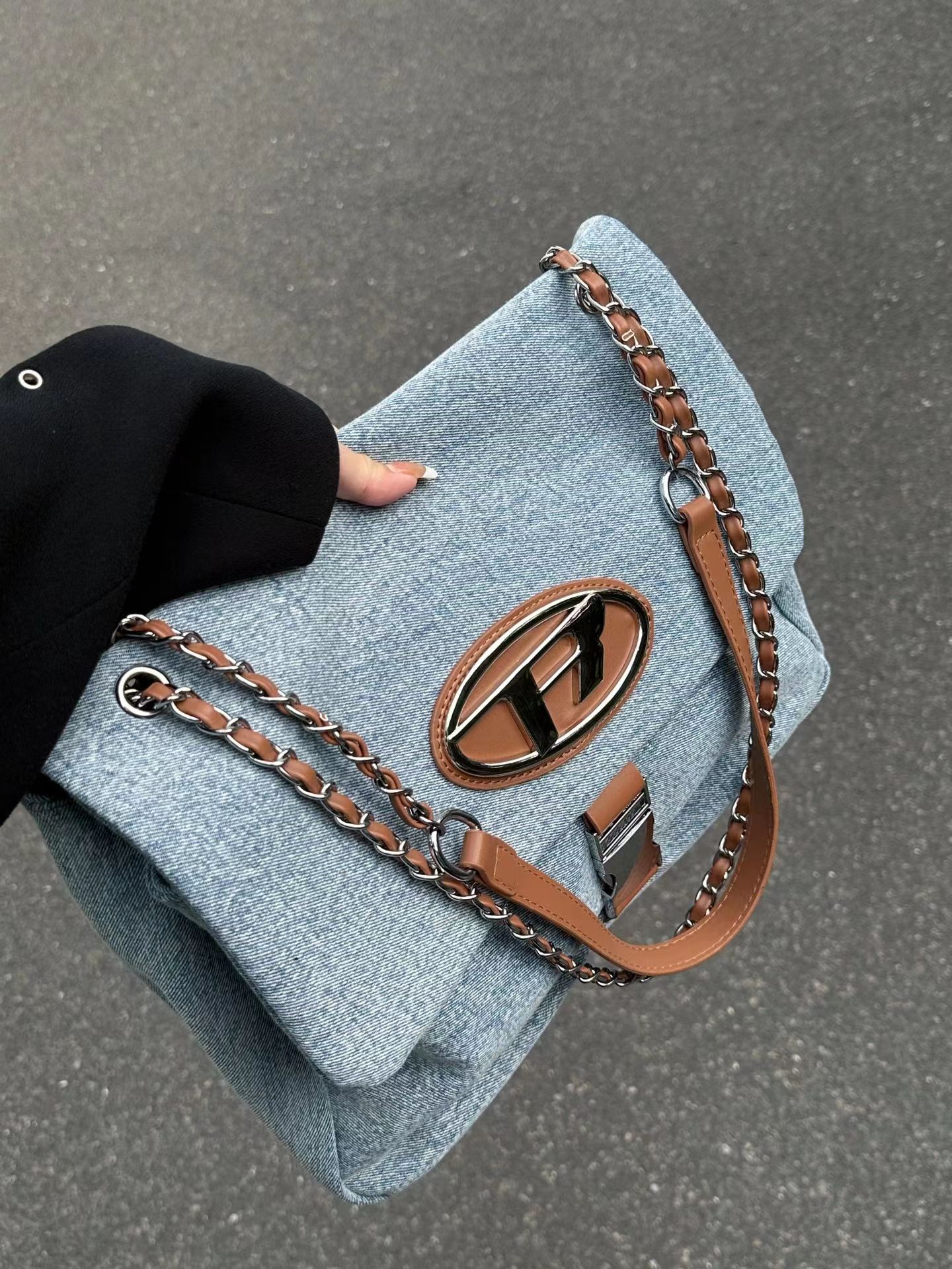 Vintage Denim Chain Strap Crossbody Bag for Women - Large Capacity Casual Underarm Commuting Bag 2023 Vintage Denim Chain Strap Crossbody Bag for Women - Large Capacity Casual Underarm Commuting Bag 2023