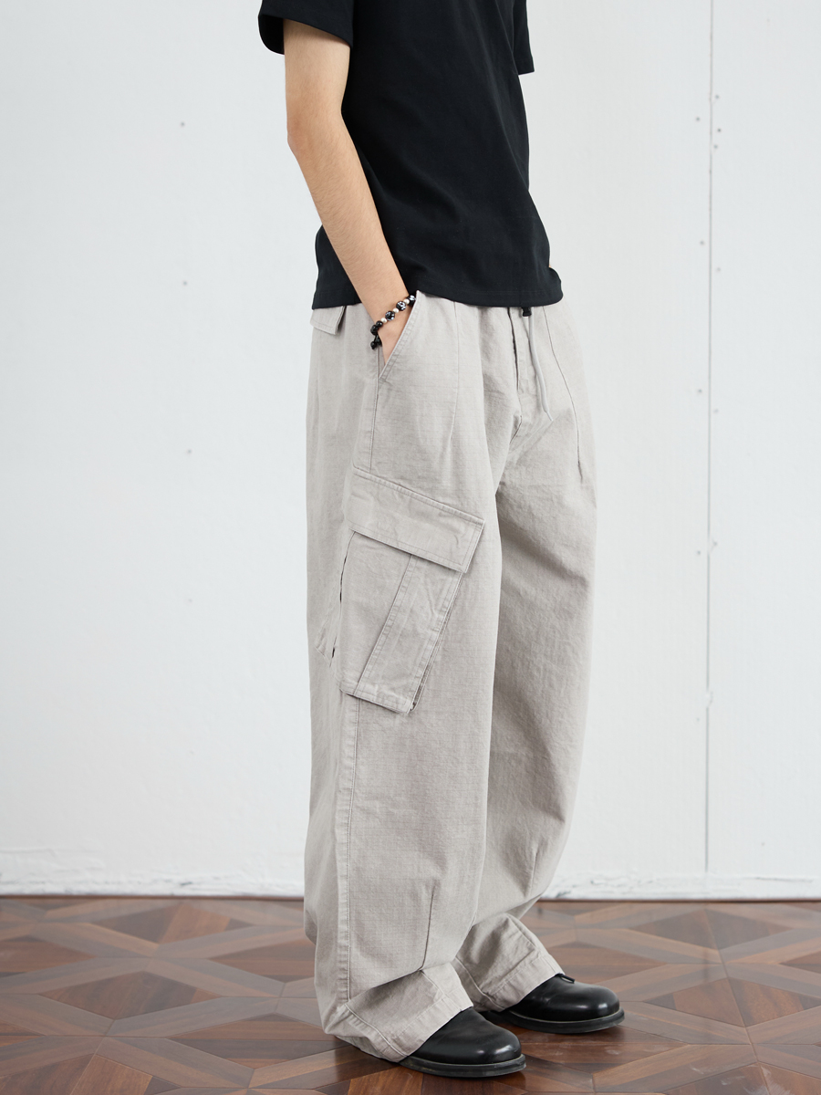 Vintage Distressed Loose-Fit Work Pants for Men - Wide Straight-Leg Trousers in American Casual Style Vintage Distressed Loose-Fit Work Pants for Men - Wide Straight-Leg Trousers in American Casual Style