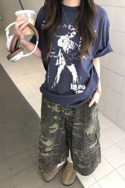 Vintage Distressed Short-Sleeve T-Shirt for Men & Women - Casual Hip-Hop Street Style Tee, Retro American Aesthetic