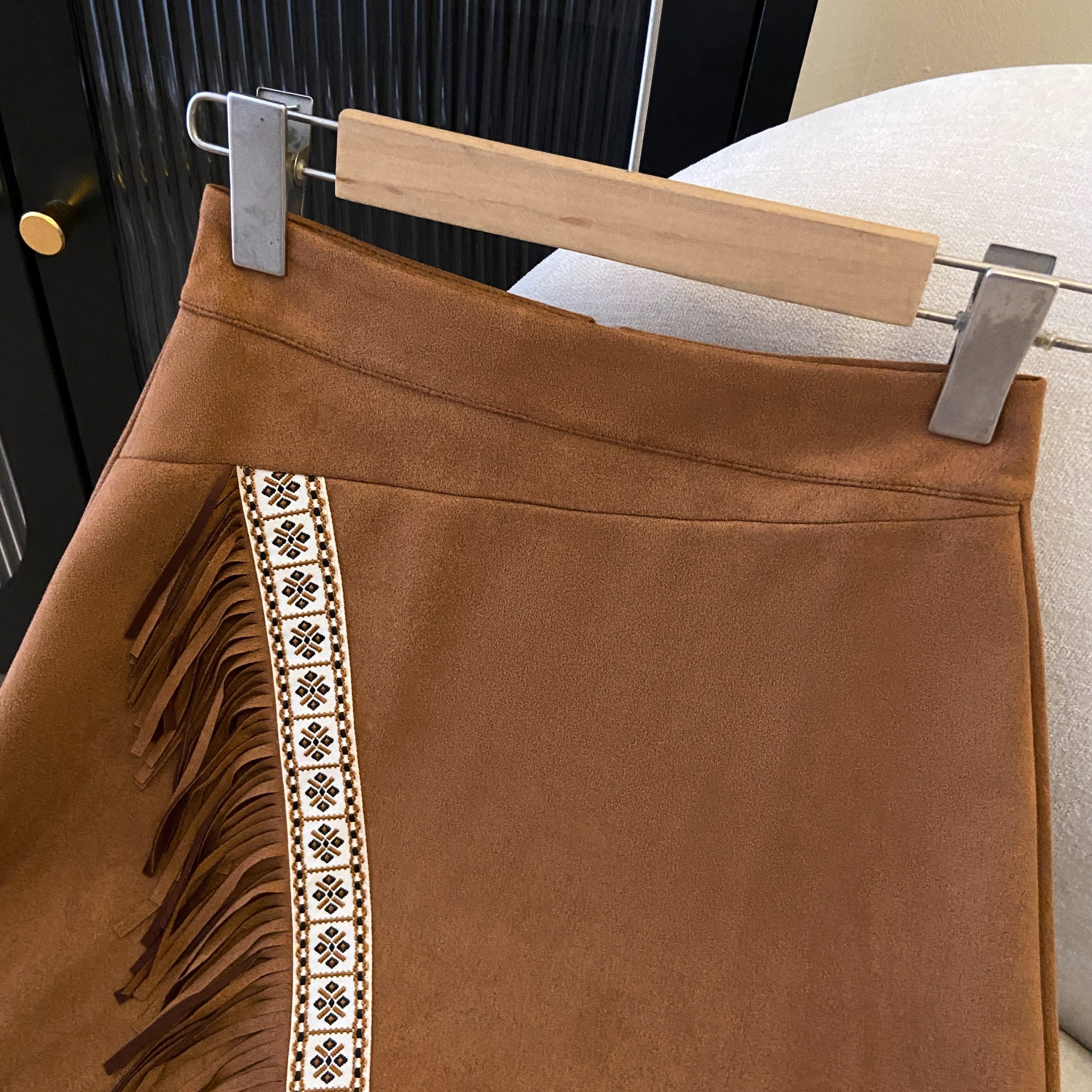 Vintage Ethnic Style Embroidered Tassel Short Skirt - Irregular Hem Suede Feel Bohemian Half Skirt for 90s Y2K Fashion Vintage Ethnic Style Embroidered Tassel Short Skirt - Irregular Hem Suede Feel Bohemian Half Skirt for 90s Y2K Fashion