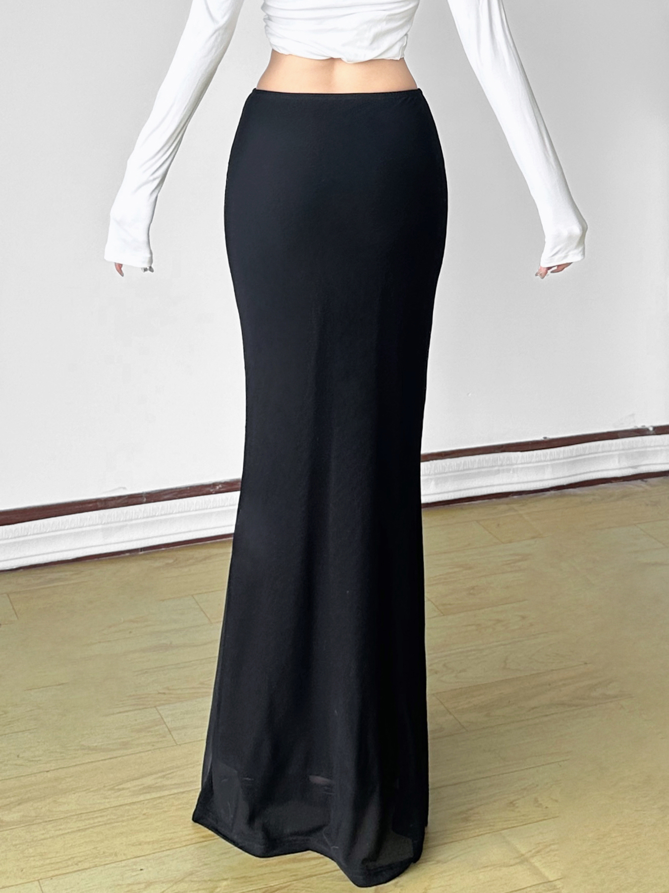 Vintage Floral Print Half-Length Skirt - Women's Low-Waist Straight Fishtail Skirt in Chinese Style, Perfect for Y2K and Retro Looks Vintage Floral Print Half-Length Skirt - Women's Low-Waist Straight Fishtail Skirt in Chinese Style, Perfect for Y2K and Retro Looks