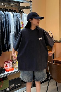 Vintage Floral Print Loose Fit Short-Sleeve T-Shirt for Men and Women - Casual Retro Cotton Tee in Washed Design