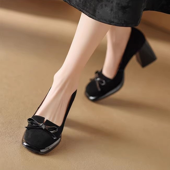 Vintage French Bow Round Toe Chunky Heel Slip-On Shoes - Italian Inspired Design for a Chic, Stylish Look Vintage French Bow Round Toe Chunky Heel Slip-On Shoes - Italian Inspired Design for a Chic, Stylish Look